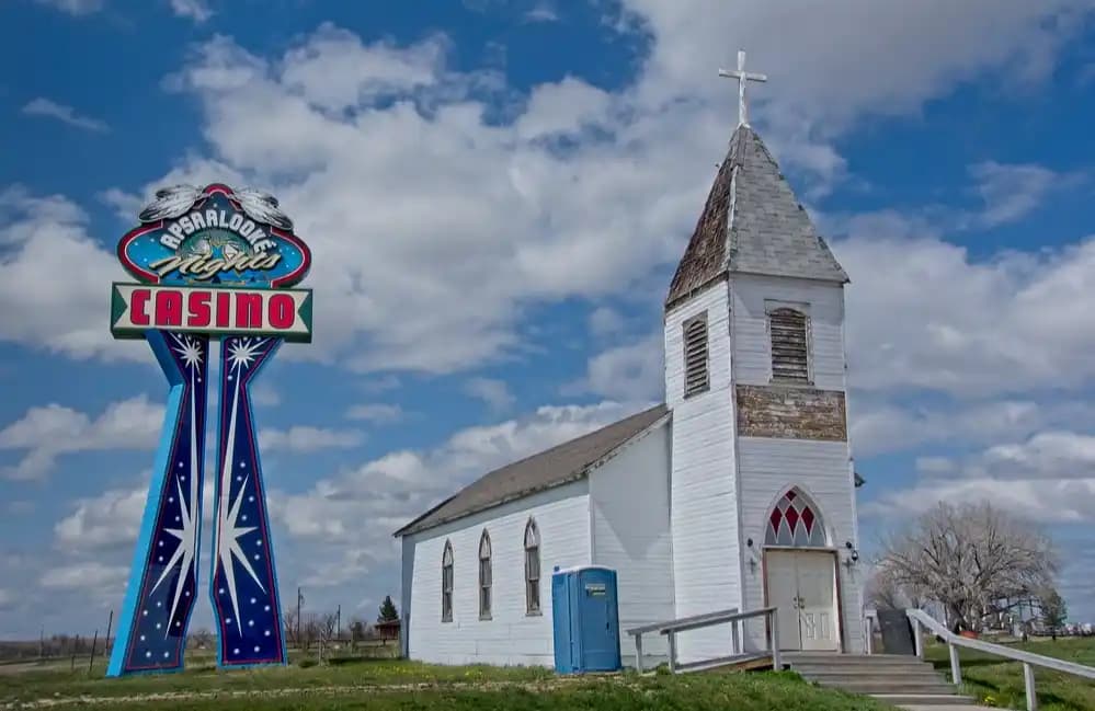 如何让AI当预测市场的裁判？